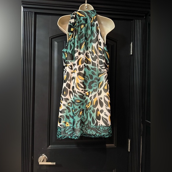 Le Chateau Chiffon Animal Print Shift Dress - Picture 2 of 4